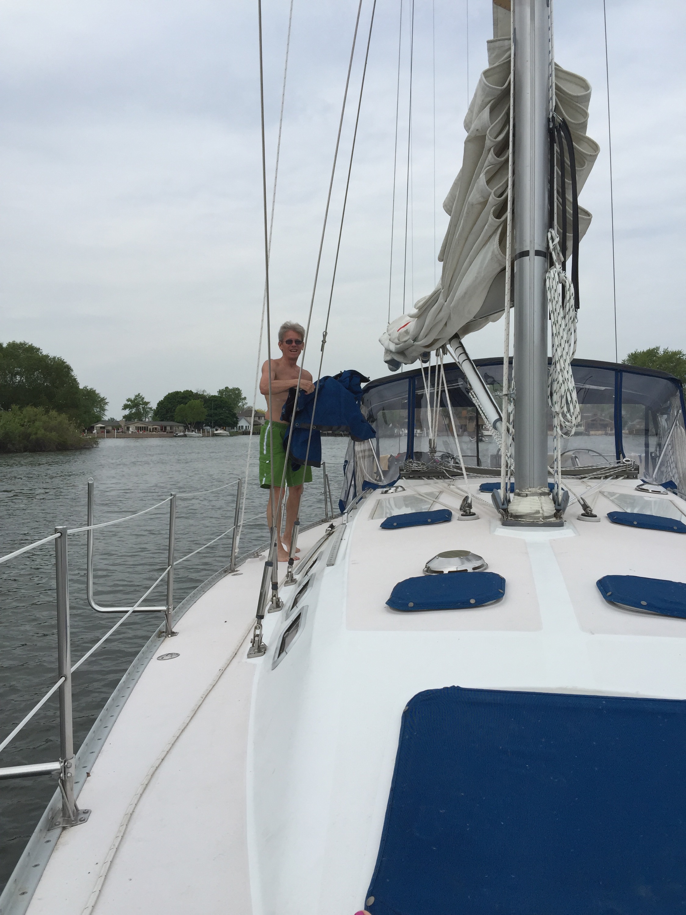 Bryce  putting cover on.  It was a great day to sail⛵️